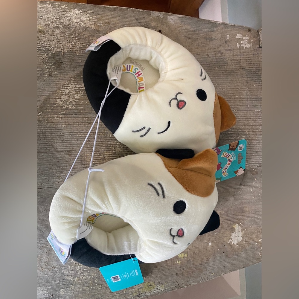 New!!  Girls Squishmallows Cam The Cat Plush Slippers 11/12
